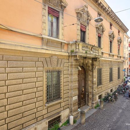 Goito Luxury Apartment, In The Historical Center بولونيا المظهر الخارجي الصورة