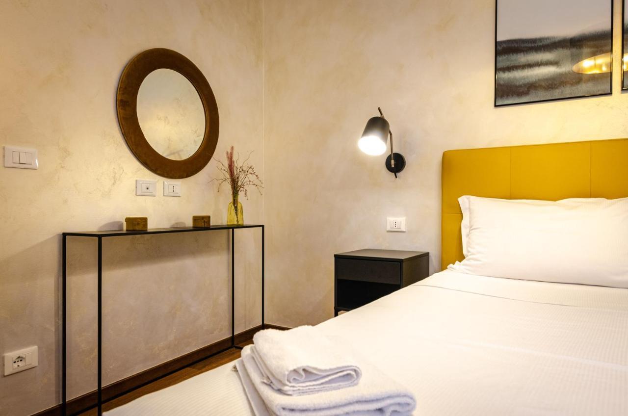 Goito Luxury Apartment, In The Historical Center بولونيا المظهر الخارجي الصورة